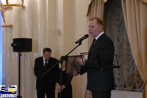 запевалов