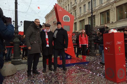 Часы обратного отсчета BUD Alcohol Free до Чемпионата мира по футболу FIFA 2018™