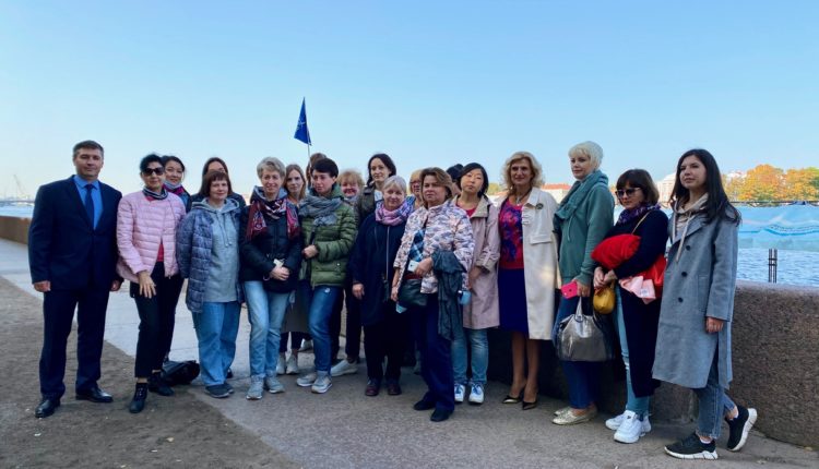 Визит-московских-врачей-прошел-в-Петербурге-в-День-Туризма-