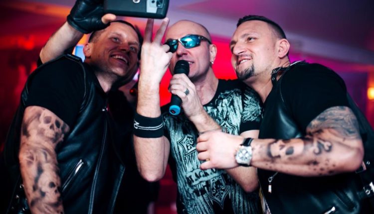 10.-Selfie-with-MR.FiX-frontman