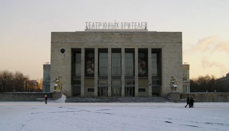 339389.884×442