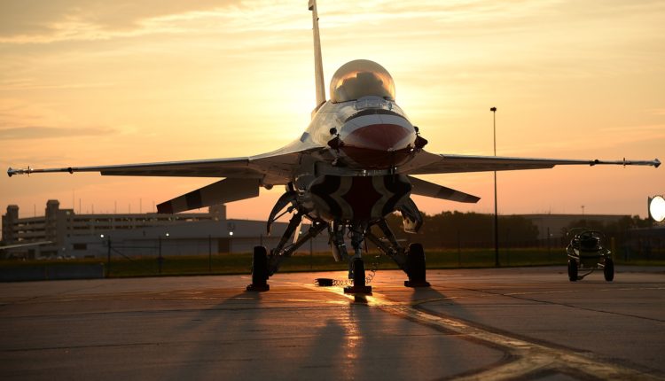 Самолеты F-16